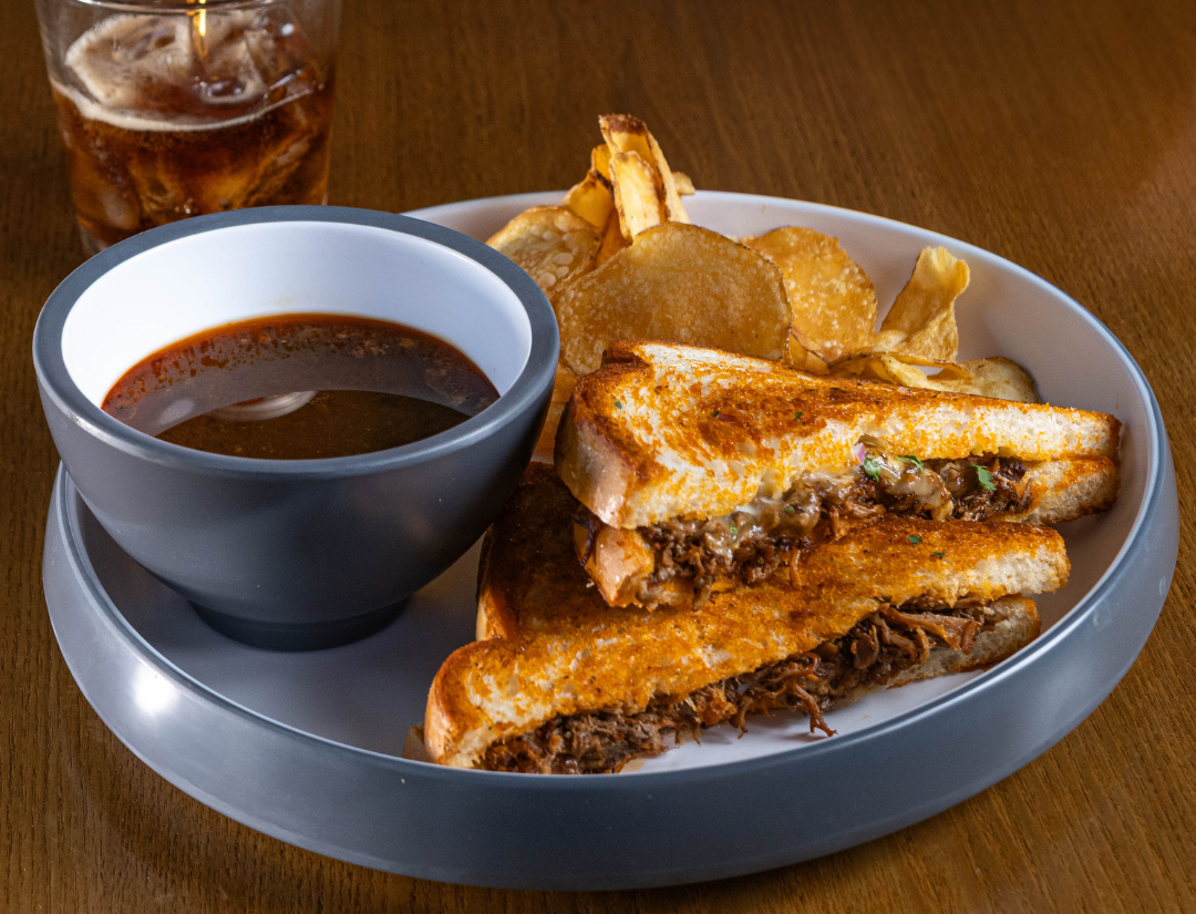 Sándwich de Birria de Cypress